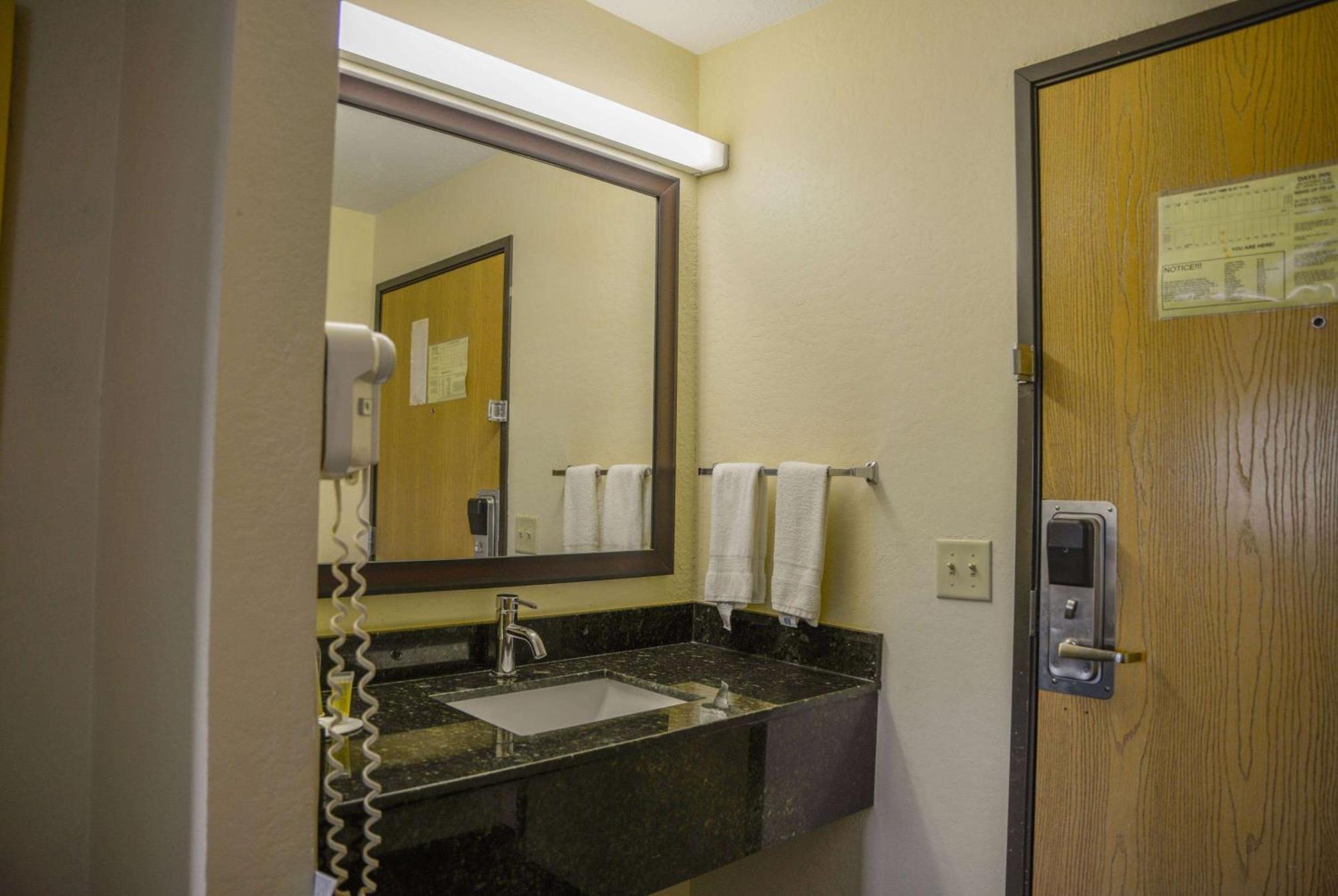 Days Inn By Wyndham Mount Vernon Εξωτερικό φωτογραφία